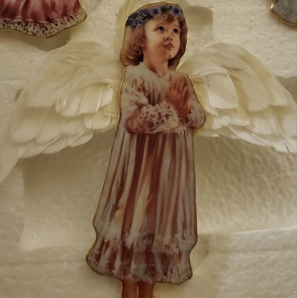 Heaven's Little Angels Ornament Collection - Picture 2 of 16
